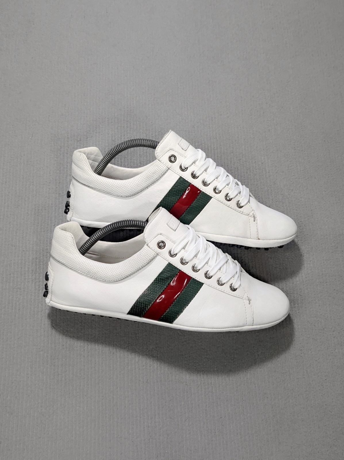 SAOLA Sneakers basse Gucci vintage in pelle bianca usate suola sottile 256824