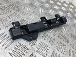 BMW 3 Touring F31 Kotflügelhalter vorne rechts 15857711 7240873 2.00 22992371