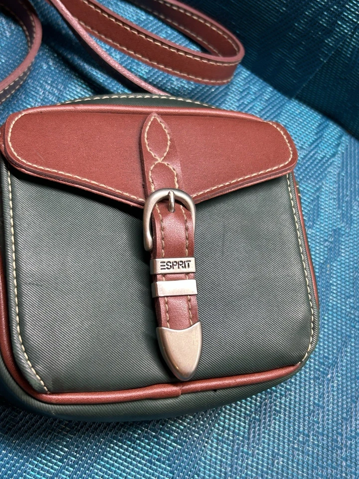 Mini Bandolera Vintage Esprit Verde y Marrón Imitación Cuero Hebilla Solapa Cartera Foto 4 de 4