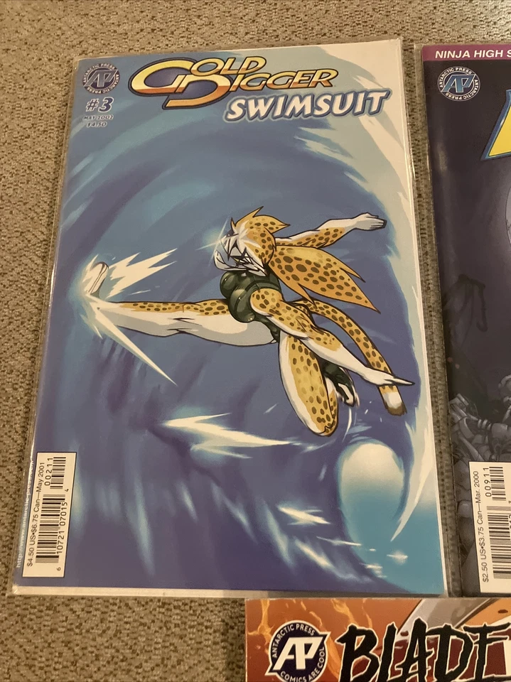 Lote de 3 histórias em quadrinhos da Antarctic Press Gold Digger Ninja High Scool Blade Bunny - Imagem 2 de 4