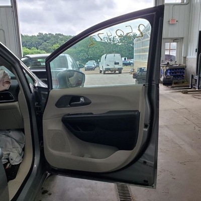 PACIFICA  2020 Passenger's Front Door Trim Panel 1111462