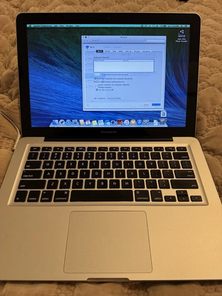 Apple MacBook Pro 13" Mid 2010 2.4ghz 4GB RAM 512GB HD tiene cable de alimentación pero sin caja Foto 4 de 4