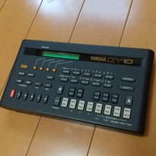 YAMAHA QY10 Music Sequencer Drum Machine Used