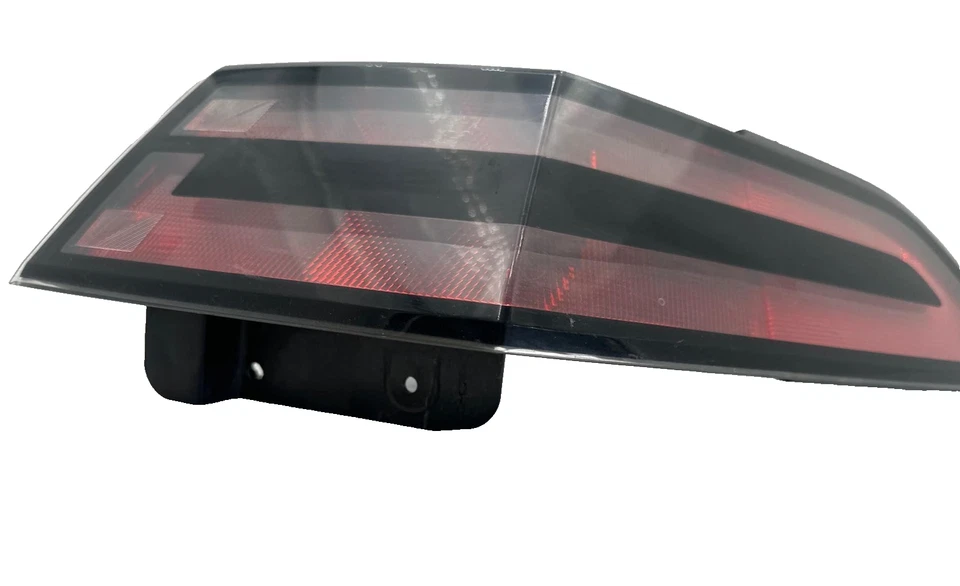 Оригинальный задний фонарь в сборе для правой стороны пассажира 2011-2015 CHEVY VOLT 23170356 - Изображение 2 из 4