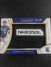 2016 Immaculate Collegiate Tyler Duffey Sneak Peek Jumbo Glove Patch 1/1