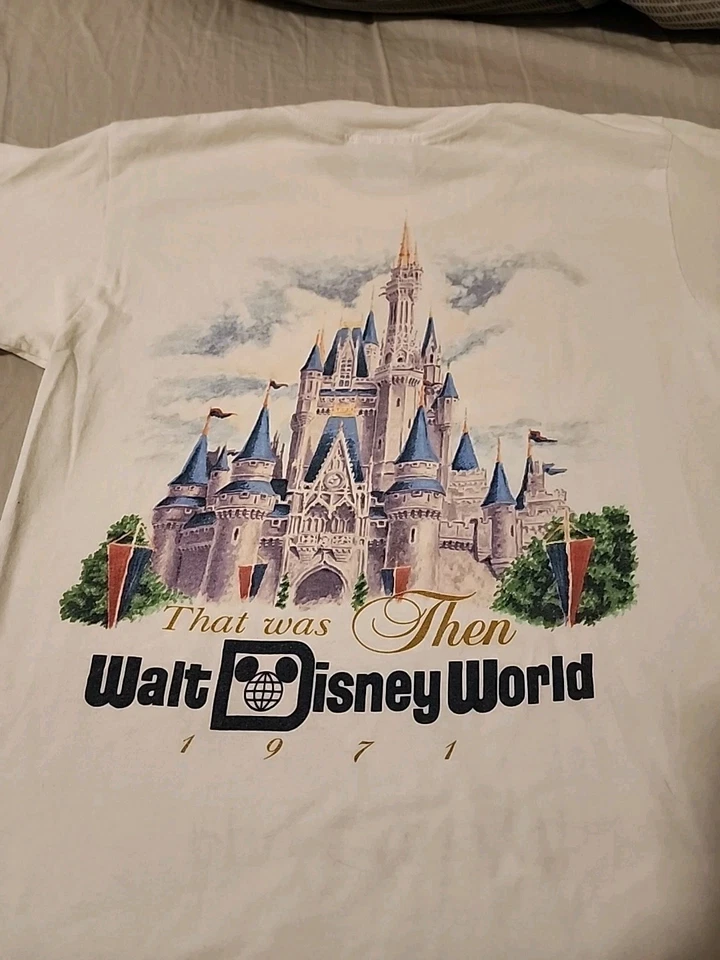 Vintage 90s Walt Disney World 25th Anniversary Castle Cake T-Shirt 1997 S Nice - Image 3 of 4
