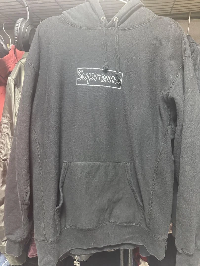 Supreme Men M Kaws 21Ss Chalk Logo Iconic Streetwear Rare Limited Occasion USA