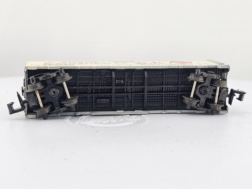 Atlas N Scale 2398 Carnation Milk Reefer Car CM 25001 Model Railroad Train Car - Picture 11 of 11
