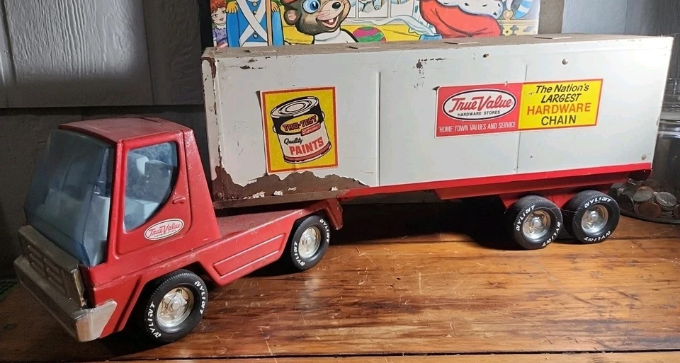 Semirremolque y remolque Nylint True Value Hardware defectuosos Foto 2 de 4