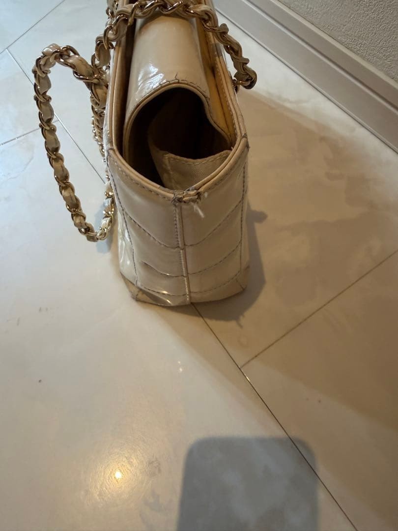 Chanel Chocolate Bar Ivory Shoulder Bag Quilted Lambskin Leather Chain Strap thumbnail 6