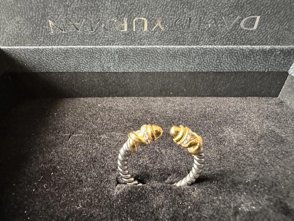 Anillo David Yurman Pequeño Helena Plata de Ley 925 / 18KT y Diamantes Talla 7 Foto 2 de 4