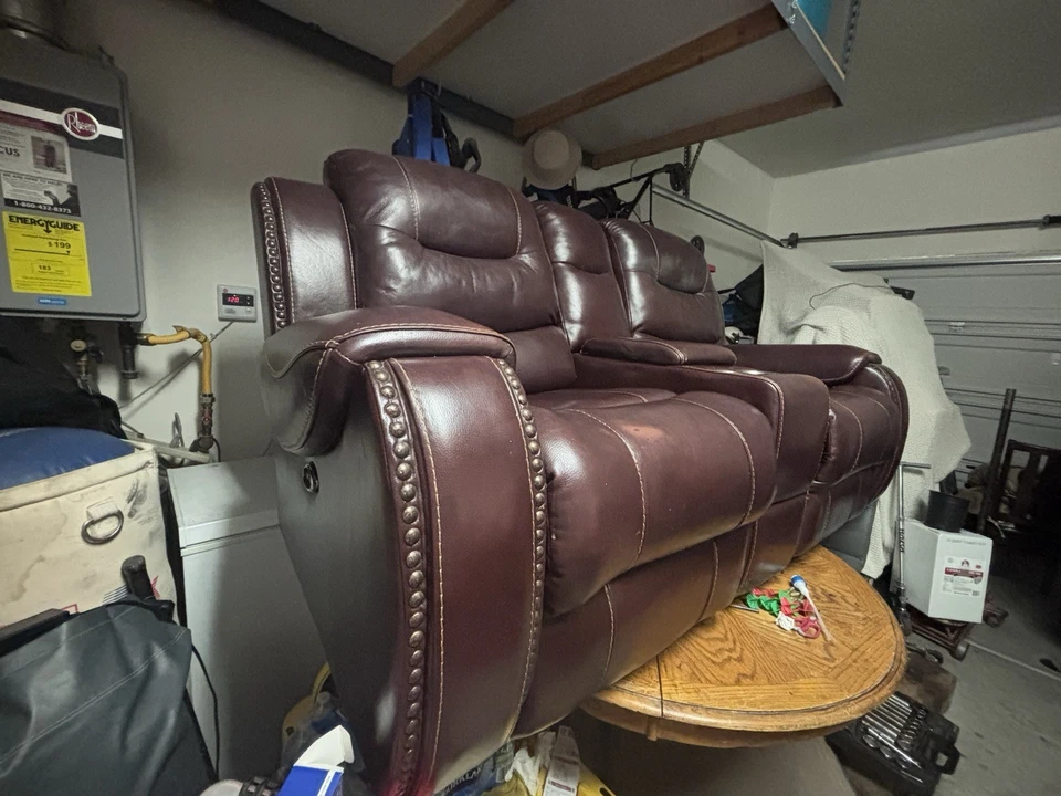 Leather Sofa And Love Seat - Image 4 of 4