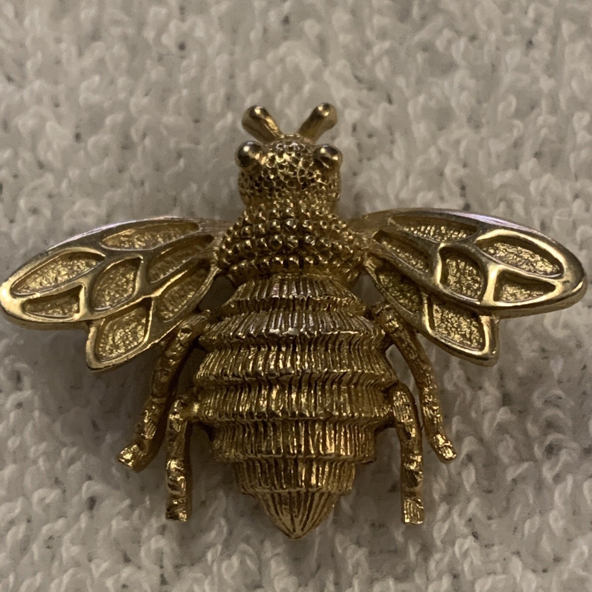avon bee pin