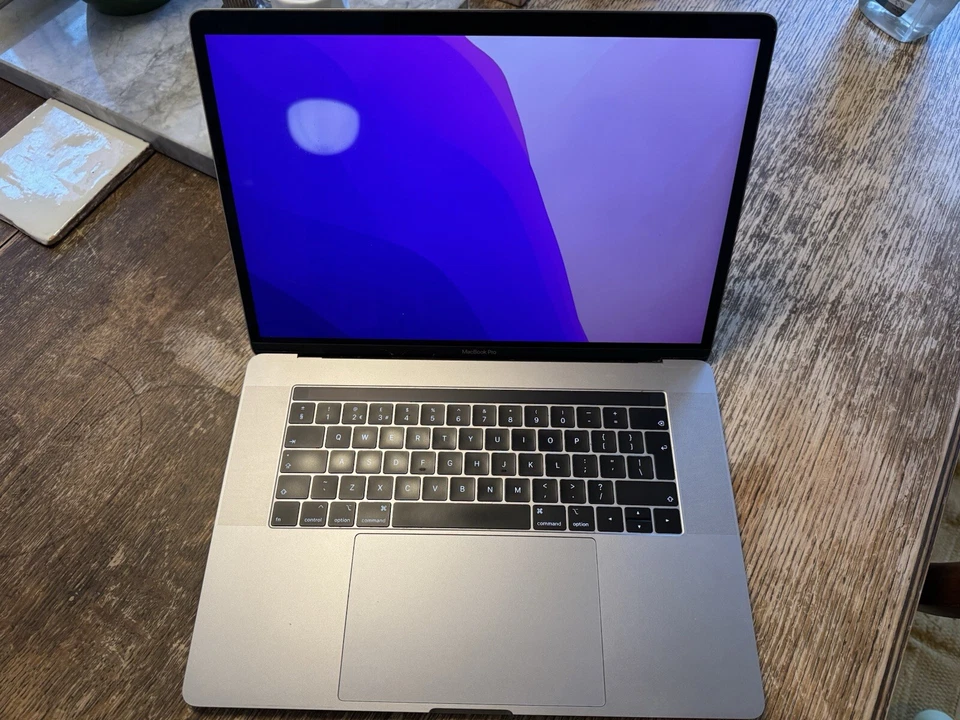 Apple MacBook Pro 15" 2018 · i9 · 32GB · 1TB, photo 3 of 5
