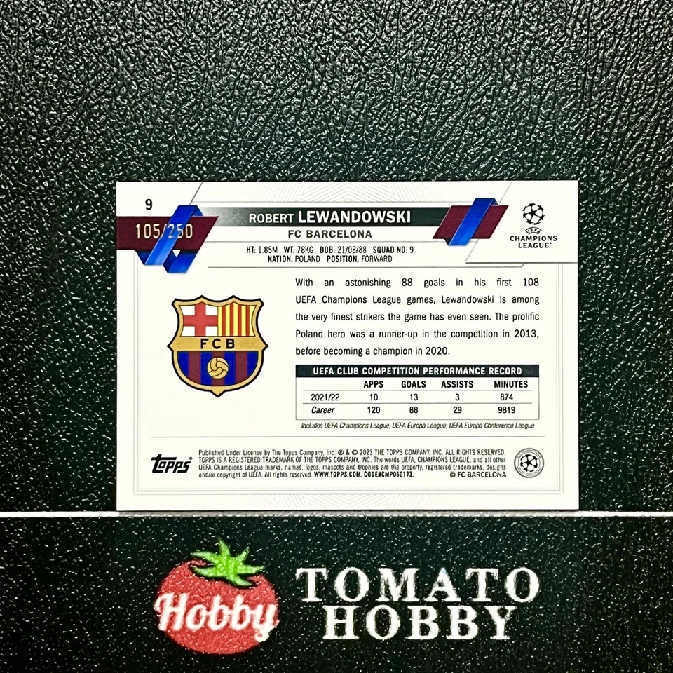 TOPPS CHROME UEFA 2022-23 ROBERT LEWANDOWSKI /250 PINK X-FRACTOR BARCELONA - Image 2 of 2