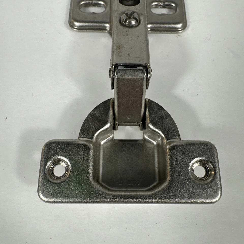 Blum MÓDULO Bisagra Auto Cierre 90.255 con Soporte 193L810-01 Montaje Lote de 2 Foto 2 de 4