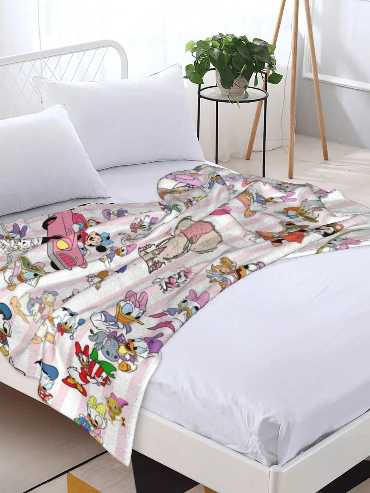 Disney  Mickey And His Friends Super Fleece Blanket Decor Home