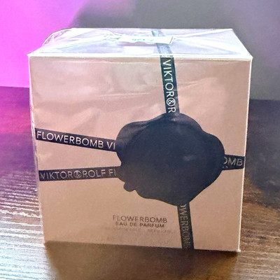 Viktor & Rolf Flowerbomb Eau de Parfum Spray Fragrance 1.7 fl oz