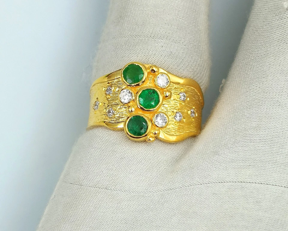 Moissanite Diamond Ring Emerald Gemstone 925 Sterling Silver Statement Ring - Image 2 of 4