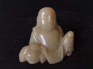 CHINESE ANTIQUE EARLY 20TH CENTURY SOAPSTONE CARVING FIGURE OF BUDDHA