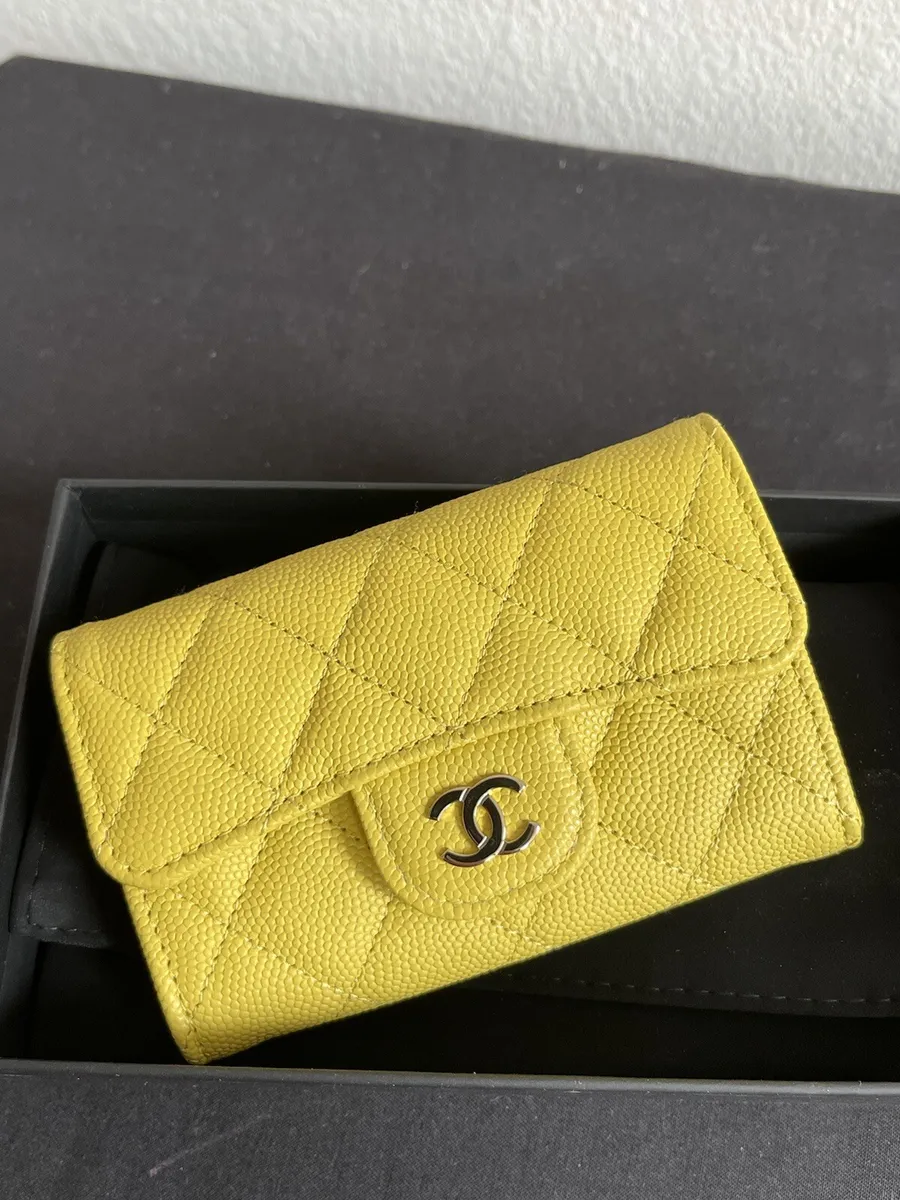 NEW CHANEL 23C Yallow Caviar GHW Quilted Classic Snap Card Holder