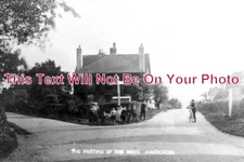 SX 2711 - The Parting Of The Ways, Handcross, Sussex