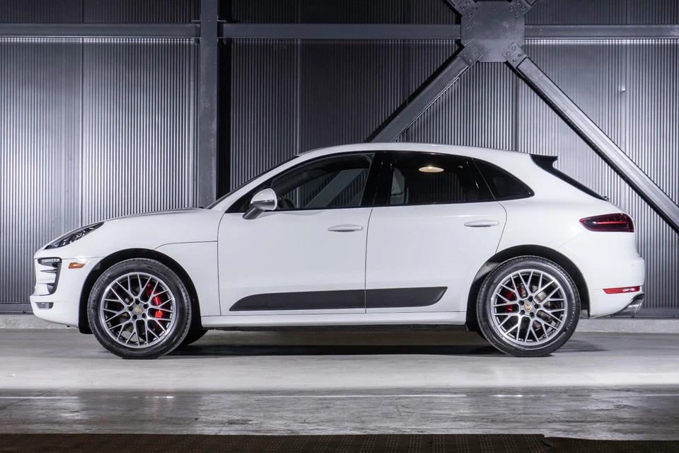 Porsche: Macan Macan GTS - Image 4 of 4