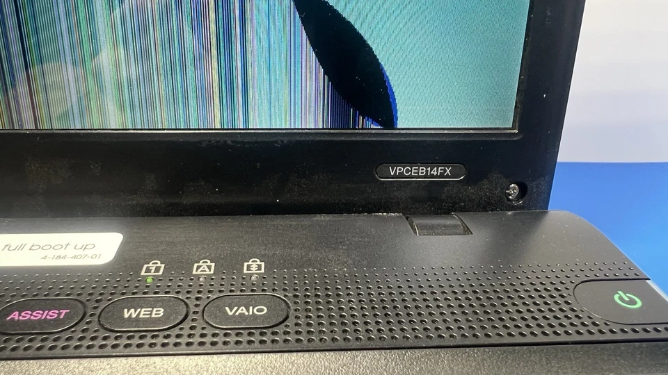 💻 Portátil Sony VAIO VPCEB14FX - Pantalla rota, caja original, sin batería Foto 3 de 4