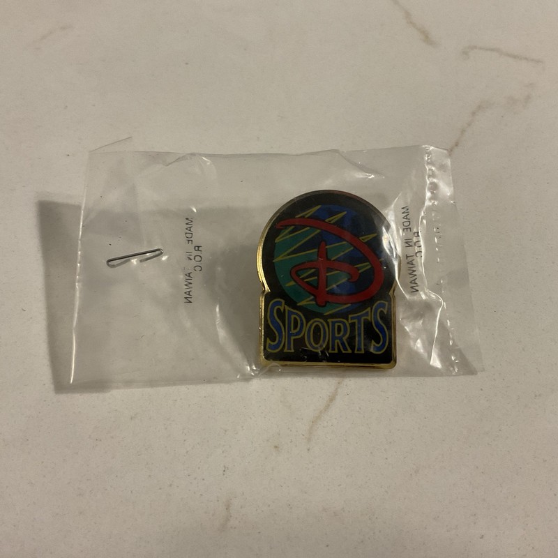 NOS Walt Disney World D Sports Cast Member Exclusive Trading Pin - New