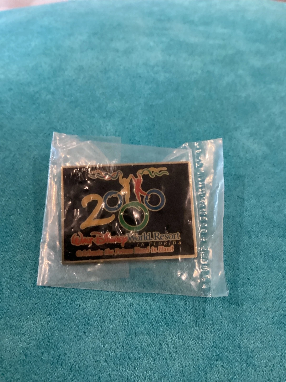Walt Disney World Resort in Florida Pin 2000 Celebrate the Future Hand in Hand