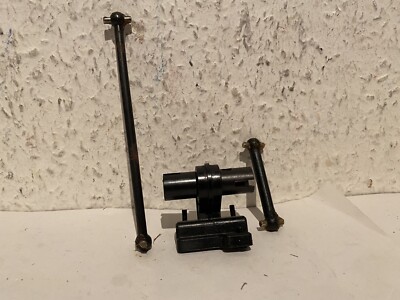 Kyosho RB7- Red-Bull-Deagostini 1:7 Formel1-Antriebswellenhalter,mit Wellen