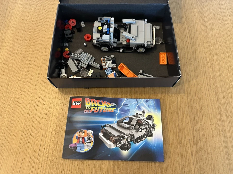 Lego set - The DeLorean Time Machine - 21103 - Complete - 'Sheild' misprint - Image 3 of 4