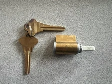 LOCKSMITH KEY IN KNOB/ LEVER CYLINDER SC4 KEYED RANDOM LOOK CAREULLY US26D