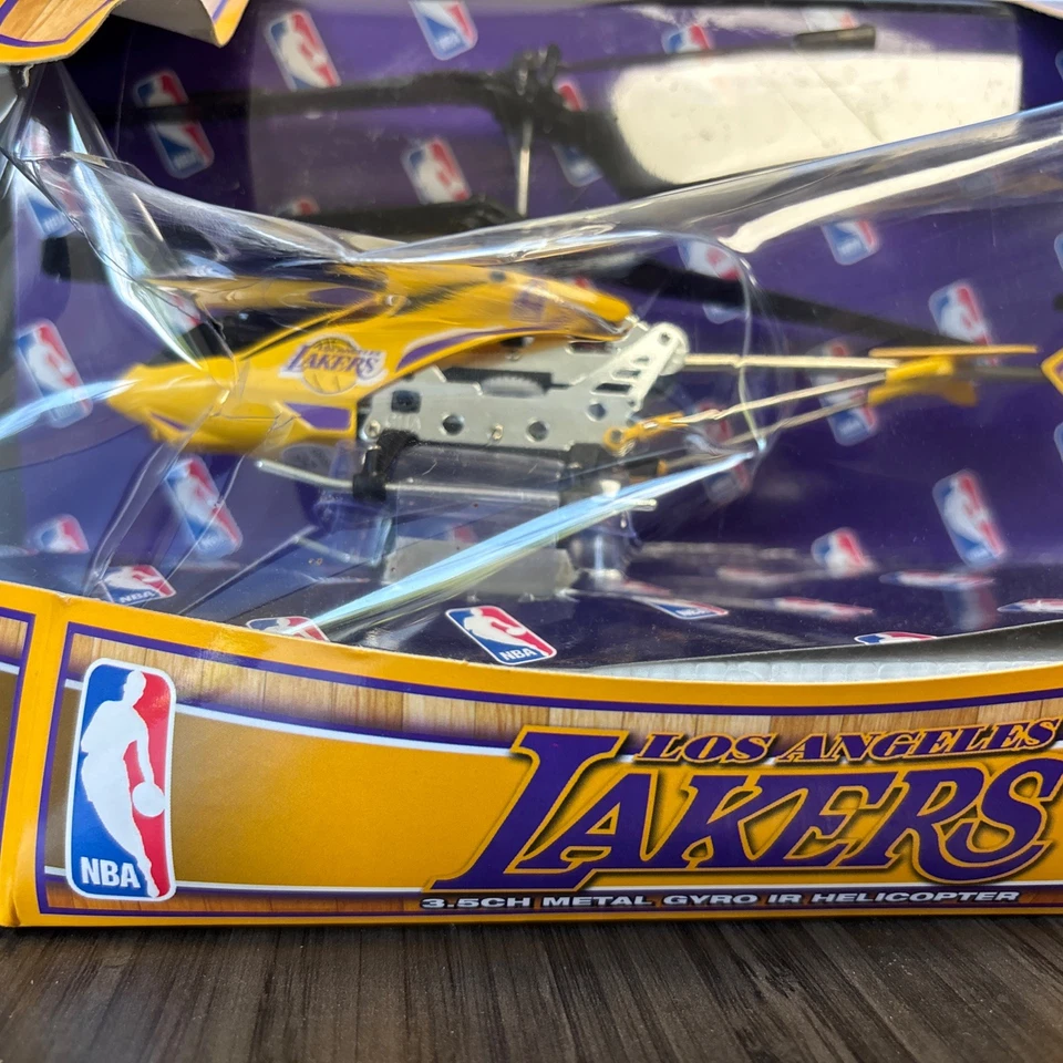 NBA LA LAKERS 3.5-Ch Metal Gyro IR HELICOPTER, World Tech Toys Kobe Magic - Image 4 of 4