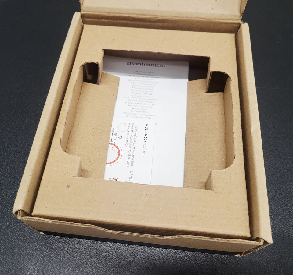 Plantronics Calisto 3200 USB Type-A Speakerphone - Image 3 of 4