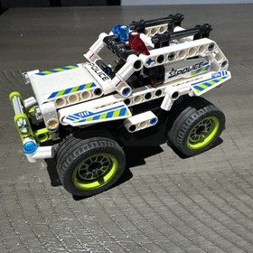 Lego Technic Police Interceptor. 42047-1