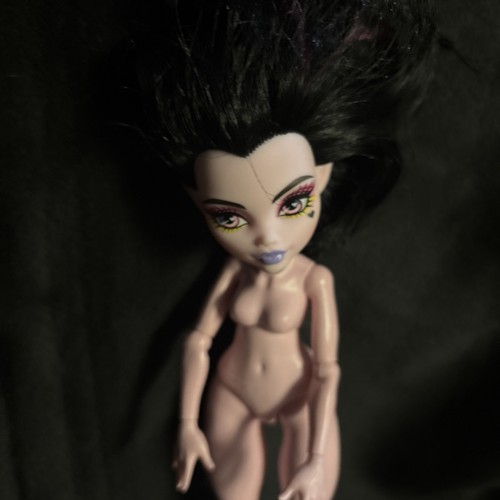 monster high dracula dolll 2022 No Clothes - Afbeelding 2 van 4