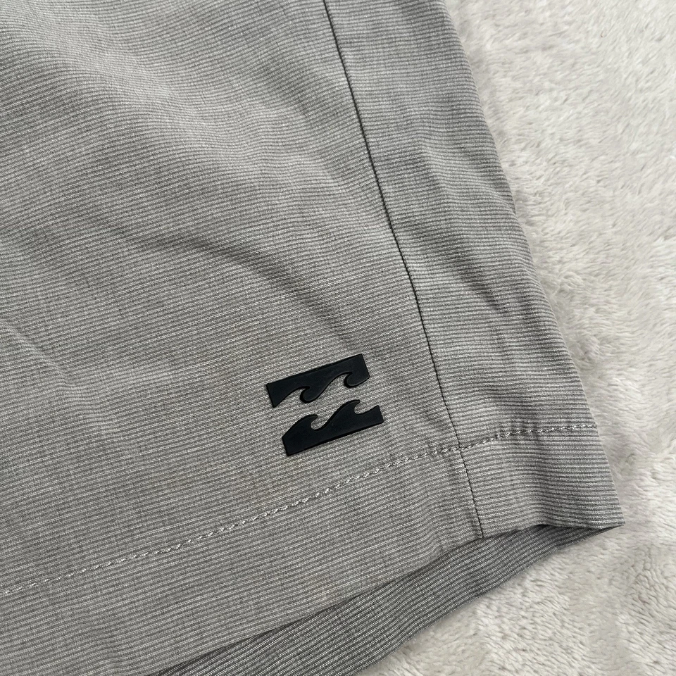 Pantalones Cortos Híbridos Billabong Para Hombre 44 Cintura Gris Claro Crossfire Sumergible Secado Rápido Foto 2 de 4