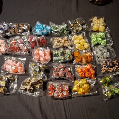 zufälliges DND Würfelset Würfelset Spiele Rolle - 7 Stück Set - Polyedrische Würfel D4 - D20