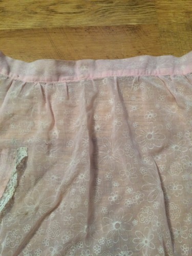 Delantal Antiguo Vintage Encaje Flores Bolsillo Rosa Lindo Bonito - Imagen 8 de 8