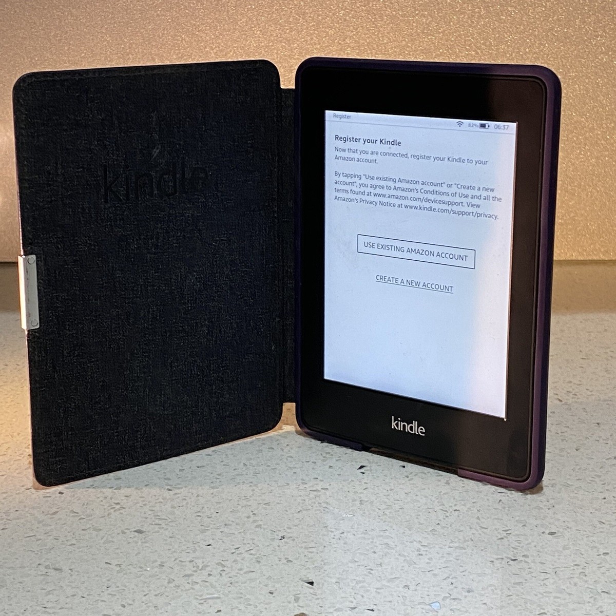 Amazon Kindle Paper white 7th Gen + Genuine Case DP75SDI black 2GB