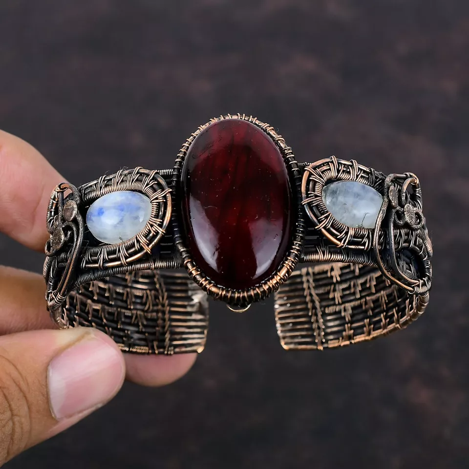Brazalete ajustable envuelto en alambre de labradorita de fuego rojo hecho a mano de cobre vacaciones Foto 2 de 4
