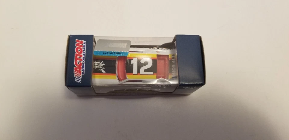 NEIL BONNETT #12 "ARMOR ALL" 1976 CHEVY LAGUNA 1/64 por acción NASCAR CLASSICS Foto 3 de 4