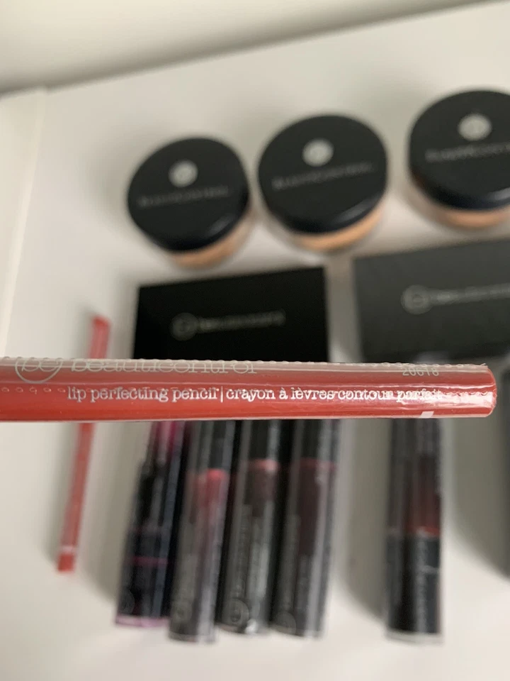 Beauticontrol Makeup Lot New Discontinued  Powder Lip Liner Eyeshadow Lipstick - Image 3 of 4