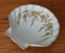 VTG LIMOGES FRANCE Porcelain Scalloped Shell Dish White Gold Tone Hand Painted