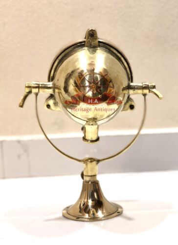 Mariner’s Focus: mini foco náutico de latón para cabecera y escritorio - Imagen 4 de 8