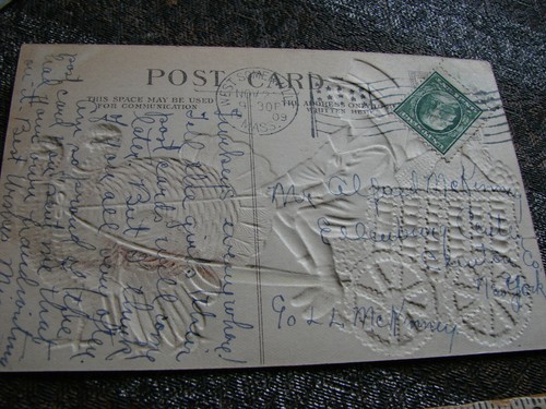 Vintage Edwardianische Postkarte geprägt Thanksgiving Grüße Junge amerikanische Flagge - Bild 4 von 4