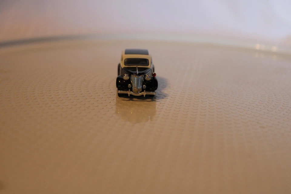 HO Scale Mini Metals, 1930s 4 Door Ford Police Car, Black & White - Image 2 of 4