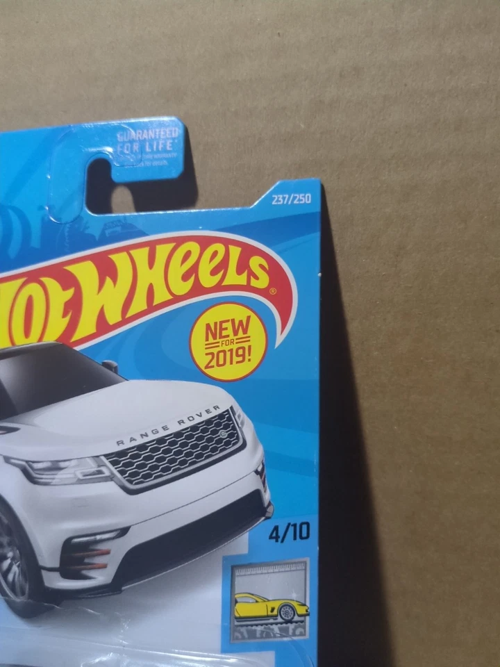 Hot Wheels New for 2019 Factory Fresh Range Rover Velar White Kroger Exclusive - Image 2 of 4