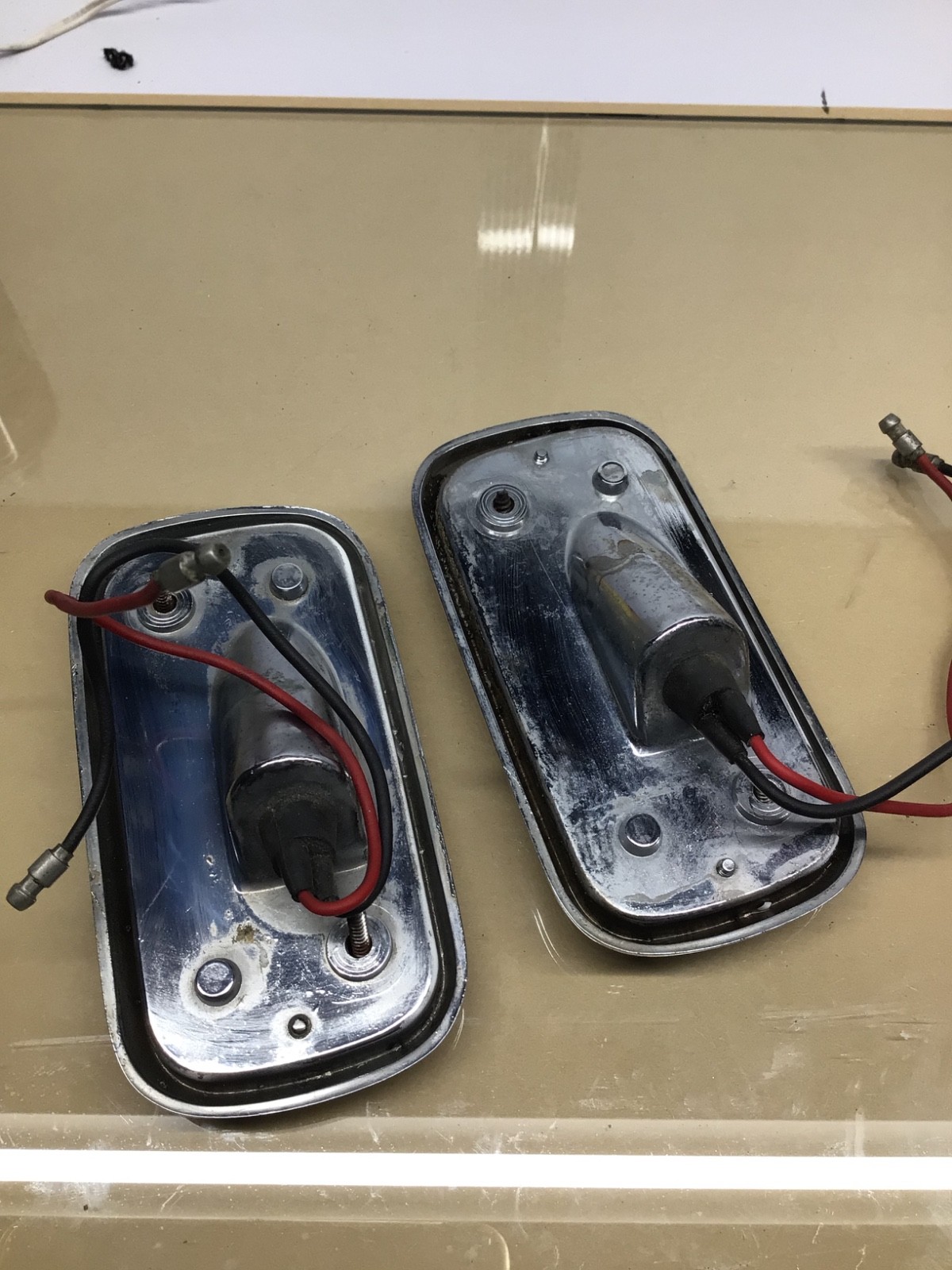 1966-80 Rolls Royce Silver Shadow Wraith II Rear Right & Left Marker Lamps